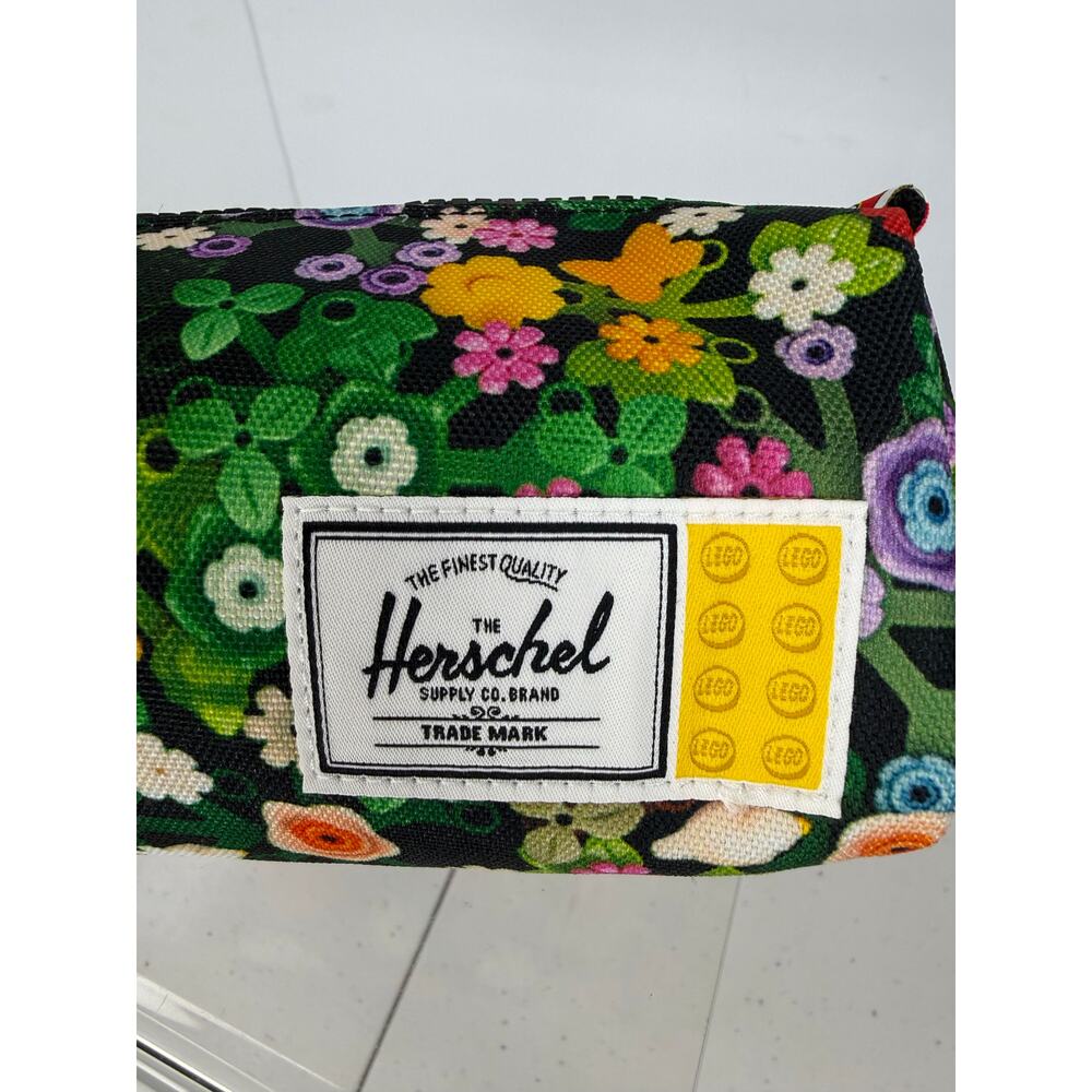 Settlement Pencil Case Little Herschel – Scavenger Hunt Meadow - Picture 9 of 12